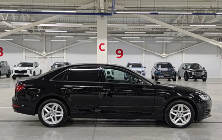 Audi A4, 2018 год, 2 370 000 рублей, 5 фотография