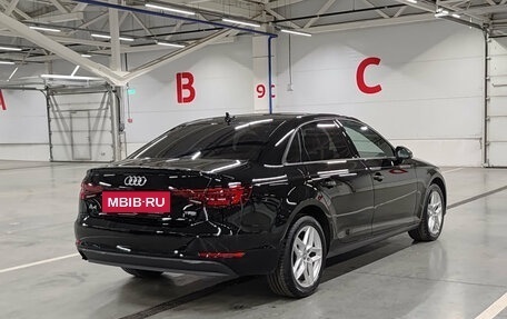 Audi A4, 2018 год, 2 370 000 рублей, 6 фотография