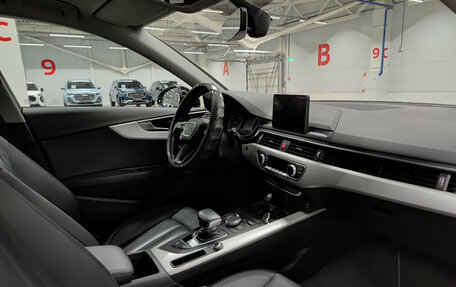 Audi A4, 2018 год, 2 370 000 рублей, 13 фотография