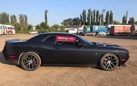 Dodge Challenger III рестайлинг 2, 2017 год, 5 500 000 рублей, 3 фотография
