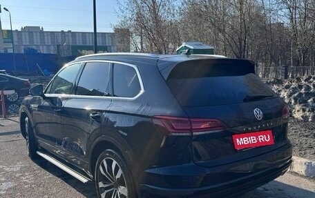 Volkswagen Touareg III, 2018 год, 4 600 000 рублей, 1 фотография