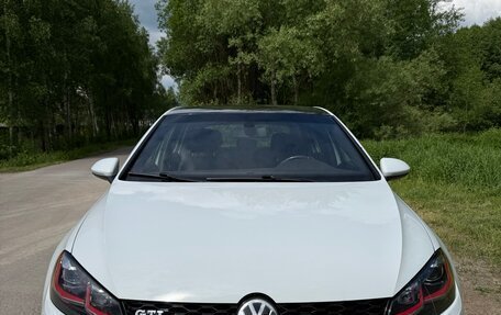 Volkswagen Golf GTI VII, 2017 год, 2 850 000 рублей, 1 фотография