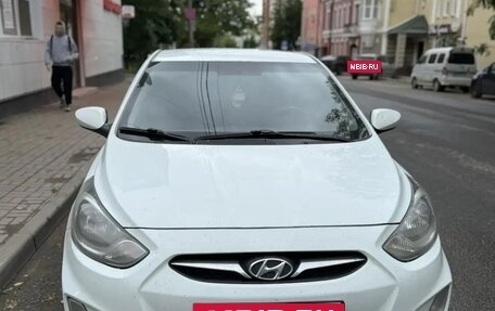 Hyundai Solaris II рестайлинг, 2012 год, 690 000 рублей, 9 фотография