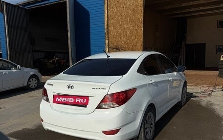 Hyundai Solaris II рестайлинг, 2011 год, 700 000 рублей, 4 фотография