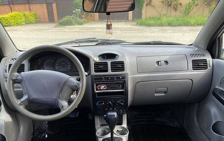 KIA Rio II, 2004 год, 190 000 рублей, 9 фотография
