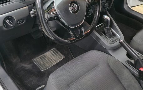 Volkswagen Jetta VI, 2016 год, 1 490 000 рублей, 14 фотография