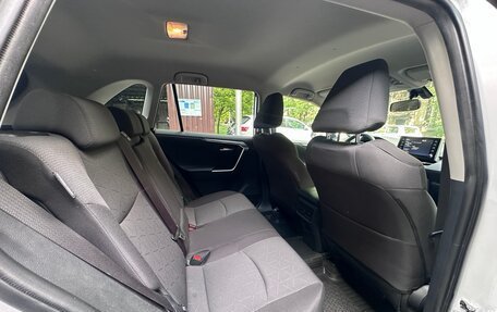 Toyota RAV4, 2020 год, 3 100 000 рублей, 9 фотография