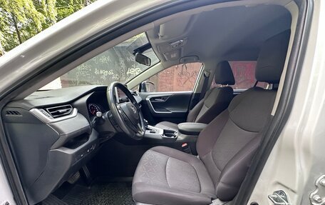 Toyota RAV4, 2020 год, 3 100 000 рублей, 7 фотография