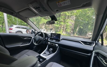 Toyota RAV4, 2020 год, 3 100 000 рублей, 10 фотография