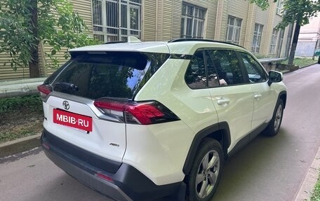 Toyota RAV4, 2020 год, 3 100 000 рублей, 3 фотография