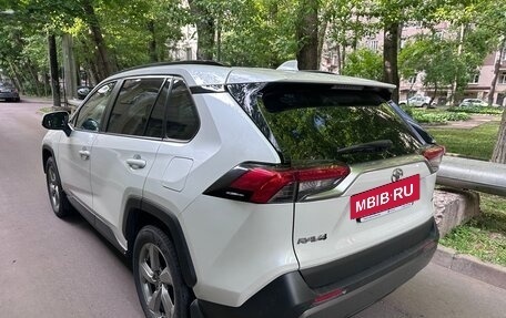 Toyota RAV4, 2020 год, 3 100 000 рублей, 4 фотография