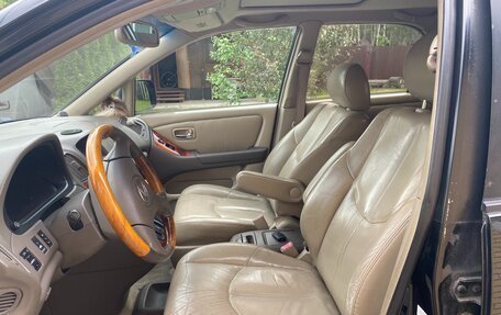 Lexus RX IV рестайлинг, 2001 год, 950 000 рублей, 3 фотография