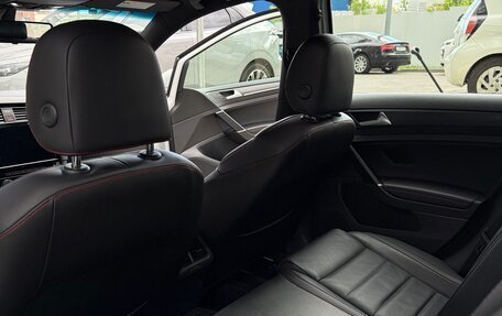 Volkswagen Golf GTI VII, 2017 год, 2 850 000 рублей, 8 фотография
