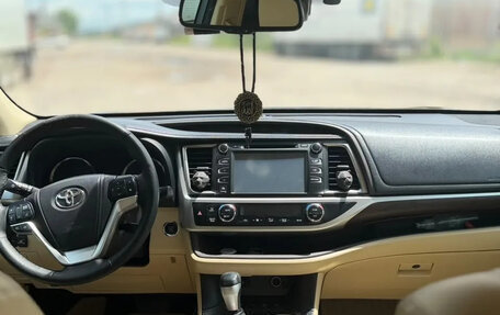 Toyota Highlander III, 2014 год, 2 700 000 рублей, 6 фотография