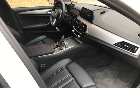 BMW 5 серия, 2018 год, 5 500 000 рублей, 11 фотография
