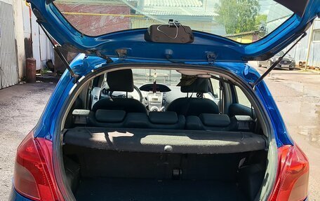 Toyota Yaris III рестайлинг, 2007 год, 470 000 рублей, 2 фотография