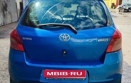 Toyota Yaris III рестайлинг, 2007 год, 470 000 рублей, 3 фотография