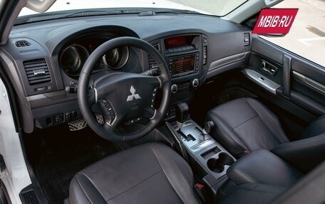 Mitsubishi Pajero IV, 2011 год, 1 795 000 рублей, 13 фотография