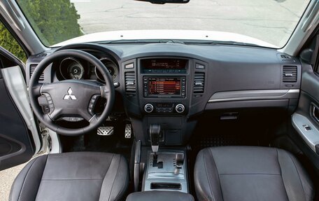 Mitsubishi Pajero IV, 2011 год, 1 795 000 рублей, 15 фотография