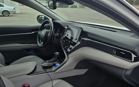 Toyota Camry, 2020 год, 2 600 000 рублей, 7 фотография
