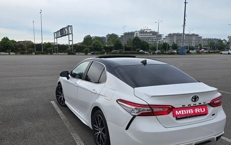 Toyota Camry, 2020 год, 2 600 000 рублей, 4 фотография