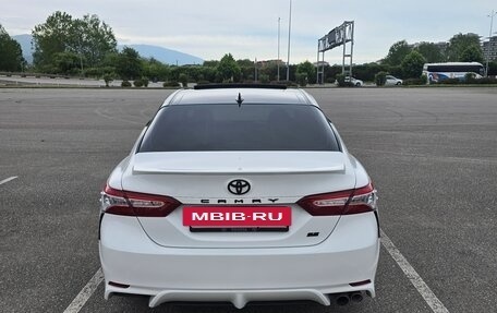 Toyota Camry, 2020 год, 2 600 000 рублей, 5 фотография