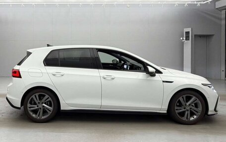 Volkswagen Golf VIII, 2022 год, 1 685 000 рублей, 6 фотография