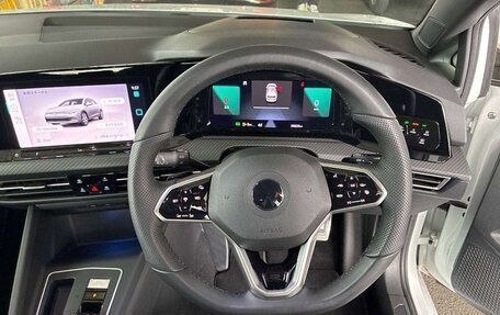 Volkswagen Golf VIII, 2022 год, 1 685 000 рублей, 7 фотография
