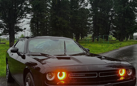 Dodge Challenger III рестайлинг 2, 2019 год, 2 280 000 рублей, 1 фотография