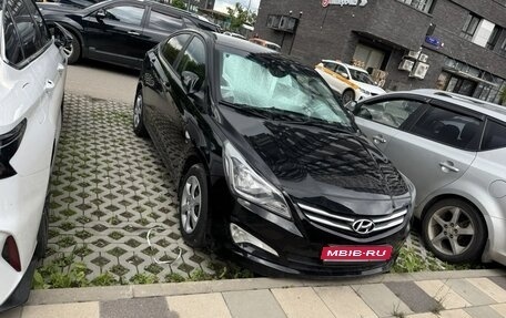 Hyundai Solaris II рестайлинг, 2015 год, 620 000 рублей, 1 фотография