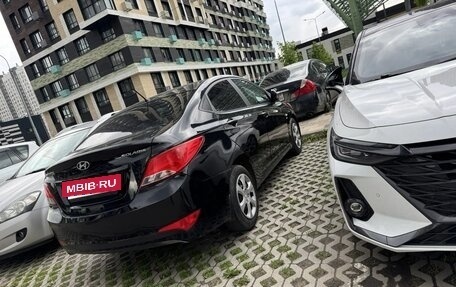 Hyundai Solaris II рестайлинг, 2015 год, 620 000 рублей, 2 фотография