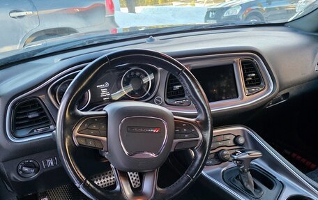 Dodge Challenger III рестайлинг 2, 2019 год, 2 280 000 рублей, 5 фотография