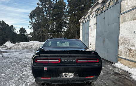 Dodge Challenger III рестайлинг 2, 2019 год, 2 280 000 рублей, 10 фотография