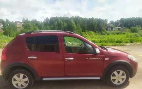 Renault Sandero I, 2013 год, 550 000 рублей, 2 фотография
