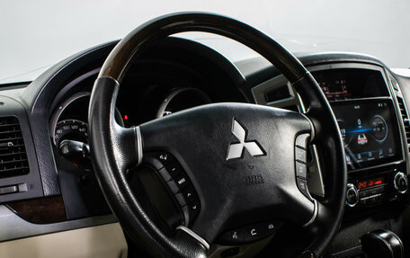 Mitsubishi Pajero IV, 2017 год, 3 115 000 рублей, 14 фотография