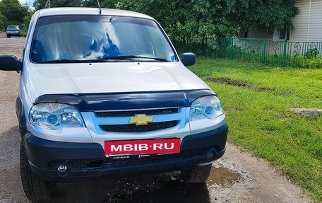 Chevrolet Niva I рестайлинг, 2009 год, 355 000 рублей, 2 фотография