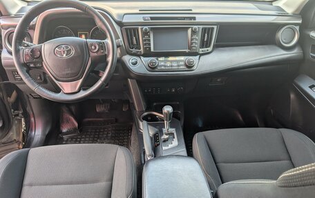 Toyota RAV4, 2018 год, 2 197 000 рублей, 4 фотография