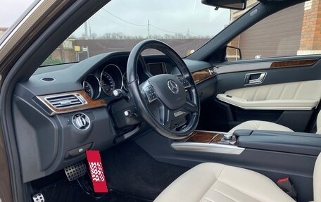 Mercedes-Benz E-Класс, 2014 год, 2 500 000 рублей, 10 фотография