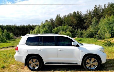 Toyota Land Cruiser 200, 2010 год, 3 300 000 рублей, 6 фотография