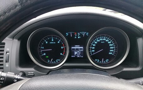 Toyota Land Cruiser 200, 2010 год, 3 300 000 рублей, 18 фотография