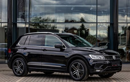 Volkswagen Tiguan II, 2018 год, 2 055 000 рублей, 3 фотография