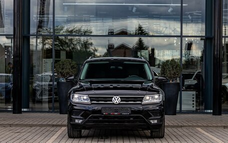 Volkswagen Tiguan II, 2018 год, 2 055 000 рублей, 2 фотография
