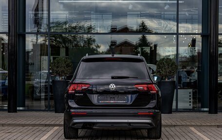 Volkswagen Tiguan II, 2018 год, 2 055 000 рублей, 5 фотография