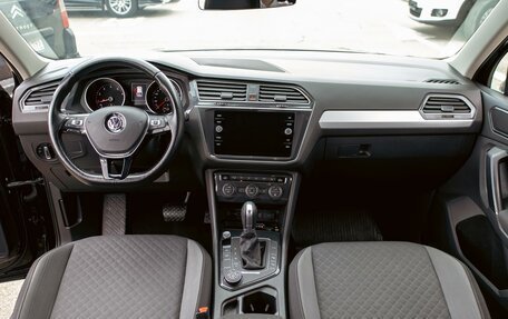 Volkswagen Tiguan II, 2018 год, 2 055 000 рублей, 16 фотография