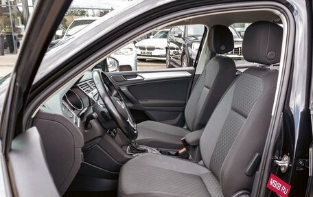 Volkswagen Tiguan II, 2018 год, 2 055 000 рублей, 11 фотография
