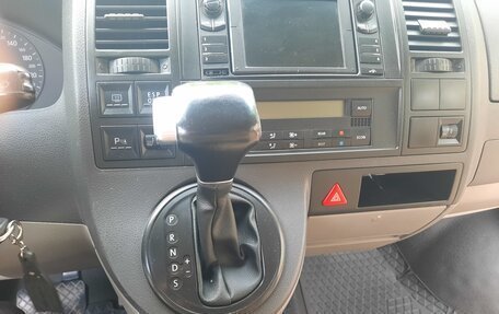 Volkswagen Caravelle T5, 2008 год, 1 550 000 рублей, 1 фотография