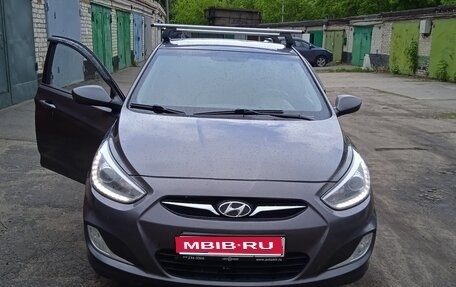 Hyundai Solaris II рестайлинг, 2014 год, 800 000 рублей, 1 фотография