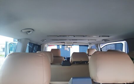 Volkswagen Caravelle T5, 2008 год, 1 550 000 рублей, 11 фотография