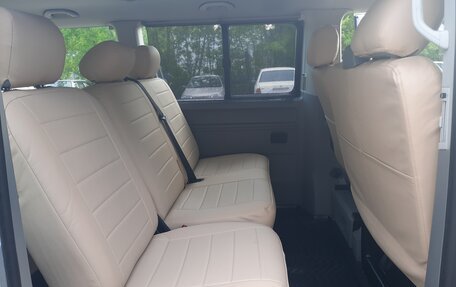 Volkswagen Caravelle T5, 2008 год, 1 550 000 рублей, 16 фотография