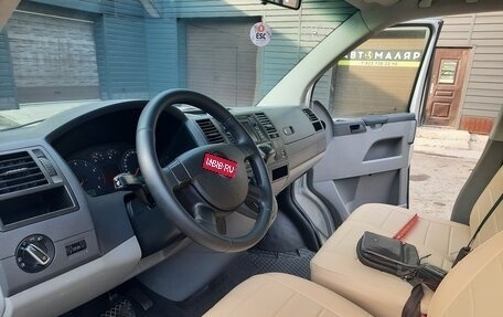 Volkswagen Caravelle T5, 2008 год, 1 550 000 рублей, 10 фотография